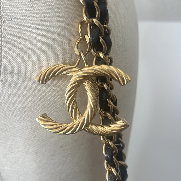 COCO CHANEL SHOULDER BAG - Picture 2 of 7